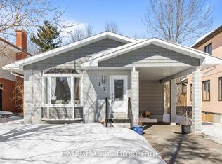 1377 McMahon Ave, Ottawa, ON K1T 1C2