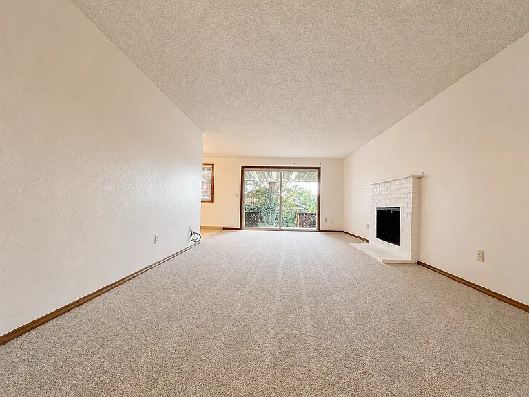 21318 SE Alder Ct — Photo 3