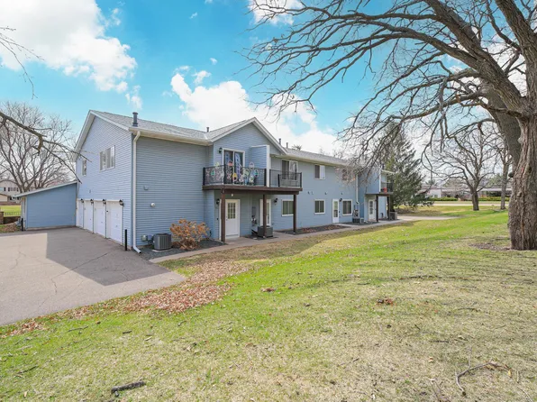 83 96th Ln NE, Blaine, MN 55434