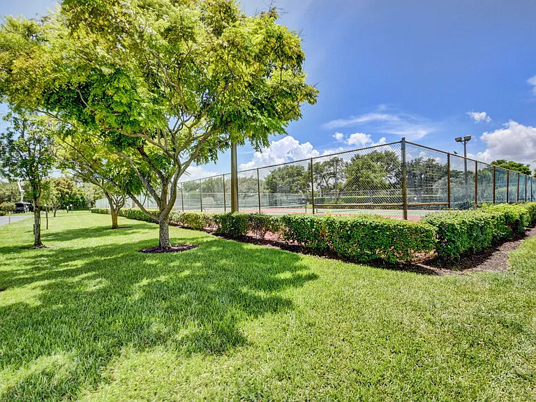 2340 SW 22nd Ave #312 — Photo 44