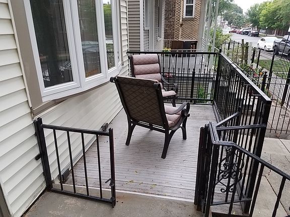 2nd image of 1911 N Lowell Ave #1