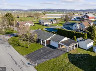 205 Jennifer Ln, Ephrata, PA 17522