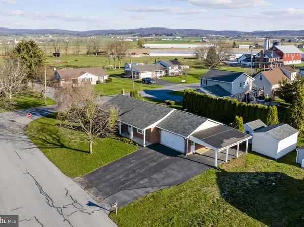 205 Jennifer Ln, Ephrata, PA 17522