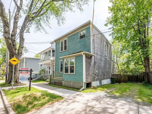 6186 Lawrence St, Halifax, NS B3L 1J6
