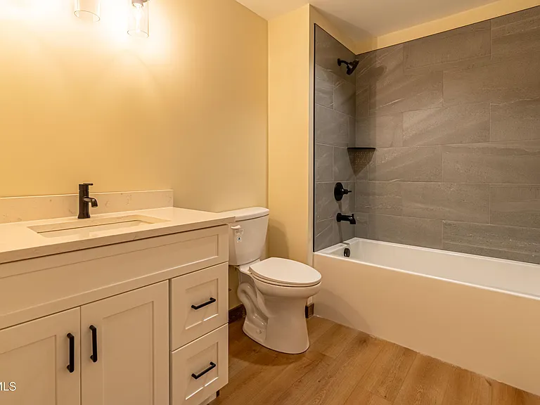 453 E Main St #800 — Photo 12