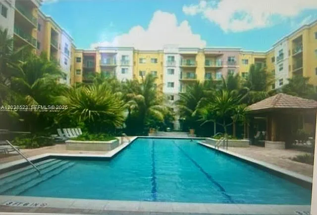 Valencia Condo — Photo 4