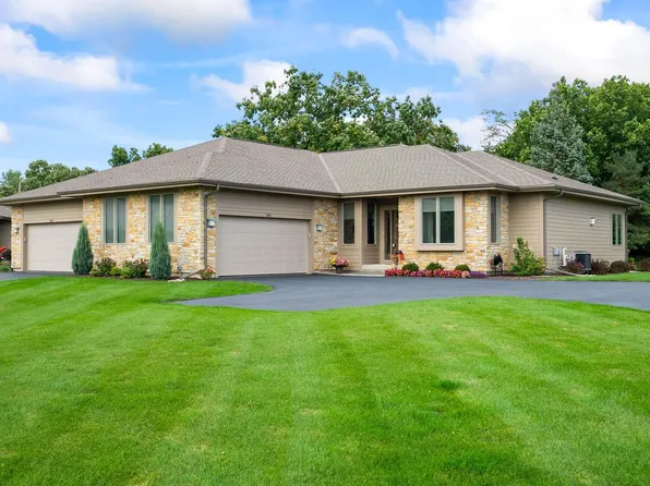 1004 North Pinegrove COURT #38, Hartland, WI 53029