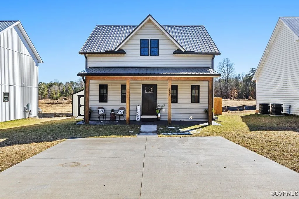 2539 Layne St photo 1