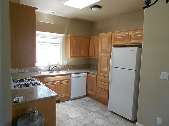 Granite Kitchen&Skylight