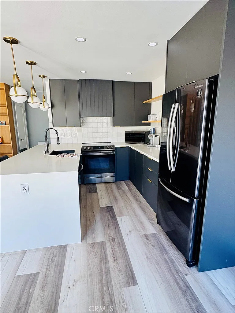 2 bed, 968 sqft, $5,500 — Photo 4