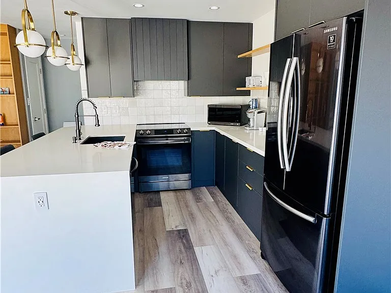 711 Pacific Coast Hwy #206 — Photo 4
