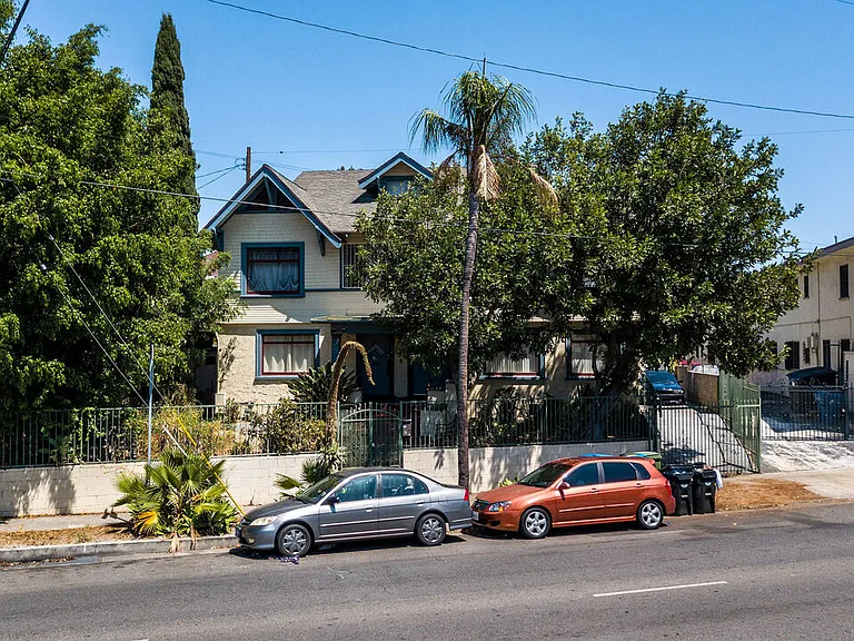 1130 S Hoover St — Photo 2