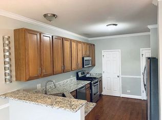 592 Telluride Dr, Gilberts, IL 60136