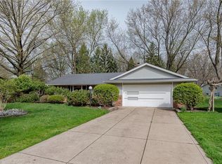 4809 Hartley Dr, Lyndhurst, OH 44124