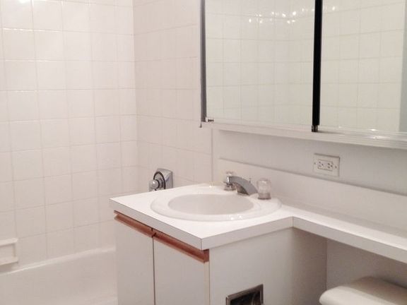 3rd image of 200 E 87th St APT 8B