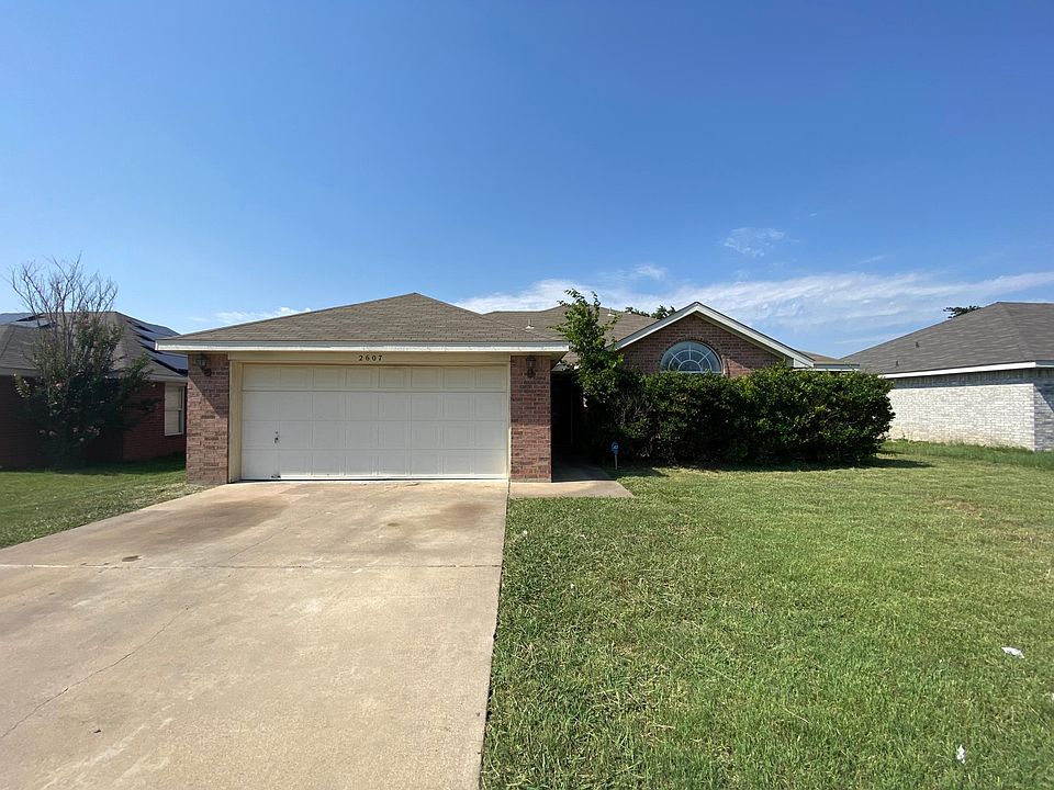 1st image of 2607 Wesley Dr