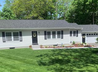 8 Edgewood Ter, Wolfeboro, NH 03894