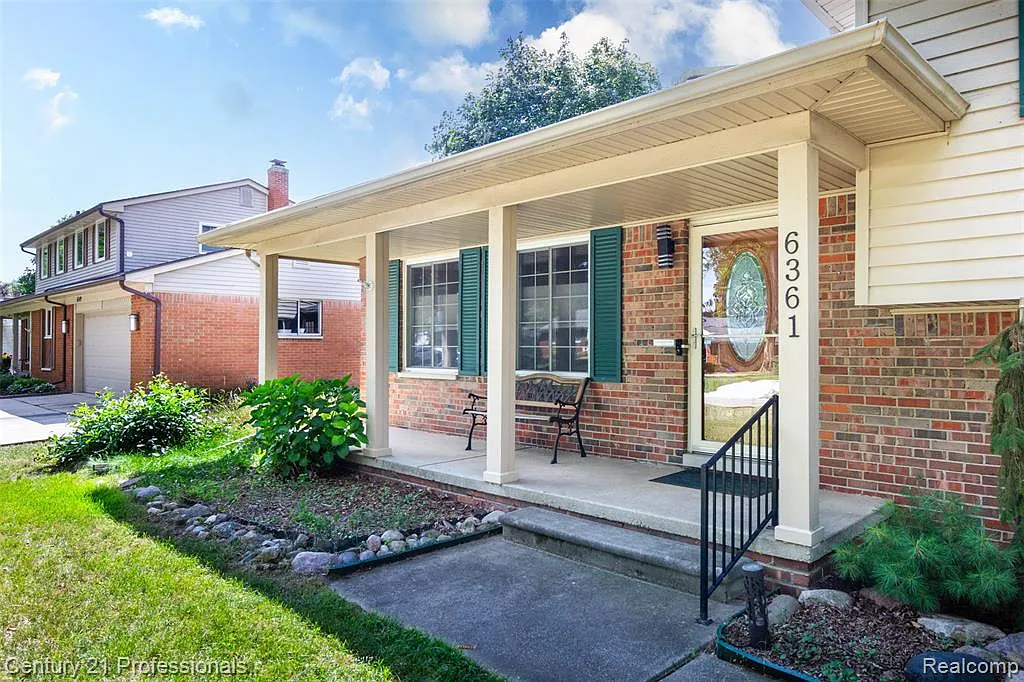 4 bed, 2000 sqft, $3,200 — Photo 3
