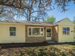 140 Carol Ln, West Saint Paul, MN 55118