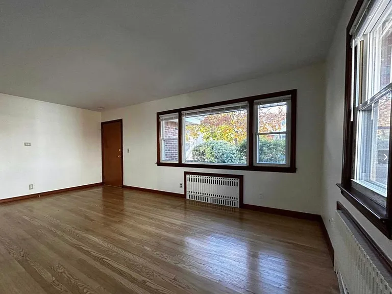 34 Burns Ave #1 — Photo 1