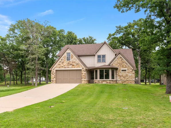 375 Saint Andrews Dr, Mabank, TX 75156