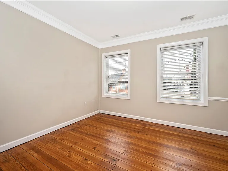 315 W Patrick St — Photo 34