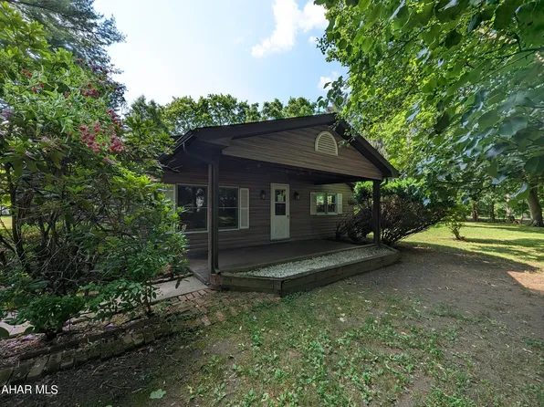 5133 Broad Ave, Altoona, PA 16601