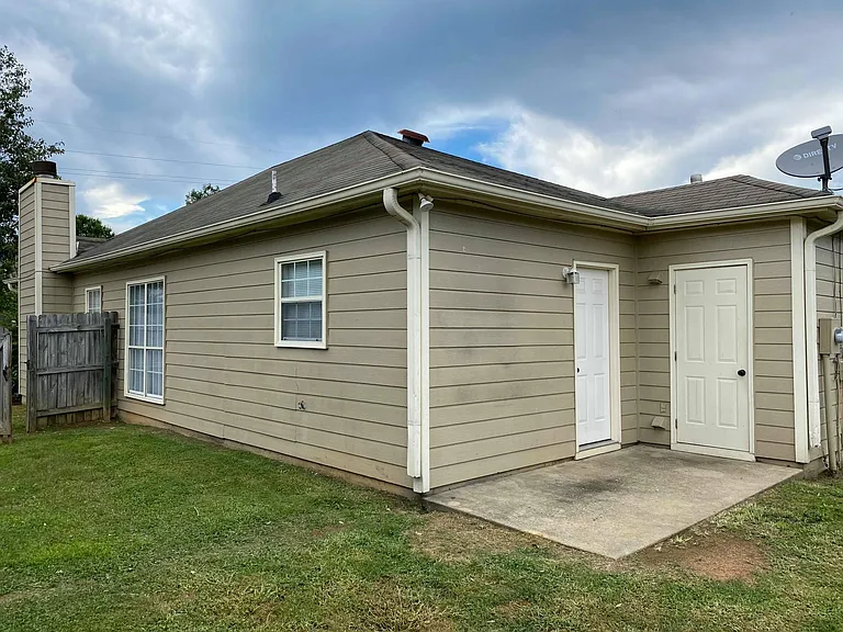 523 Walker Rd — Photo 21