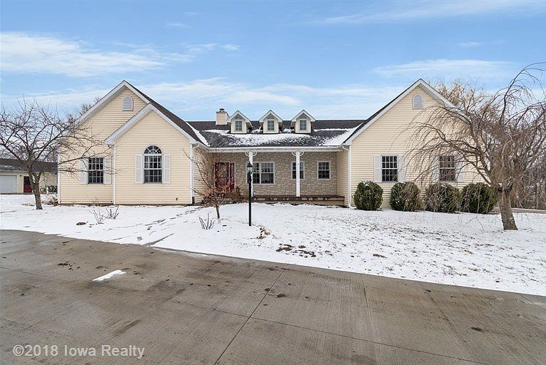 1st image of 8197 NE Morgan Dr