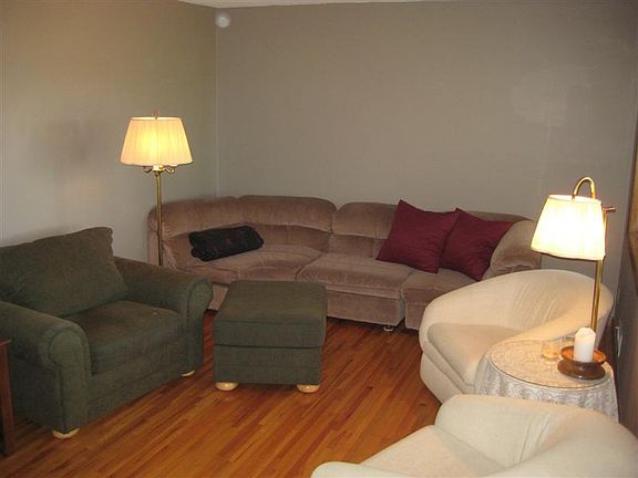 4th image of 844 41st Ave