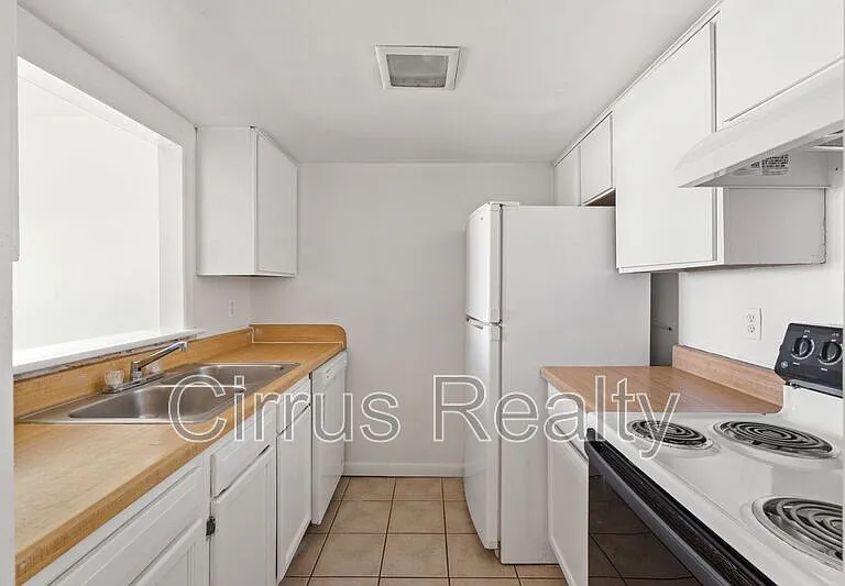 98 Francis St — Photo 4