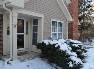 720 Clover Hill Ct, Elk Grove Village, IL 60007