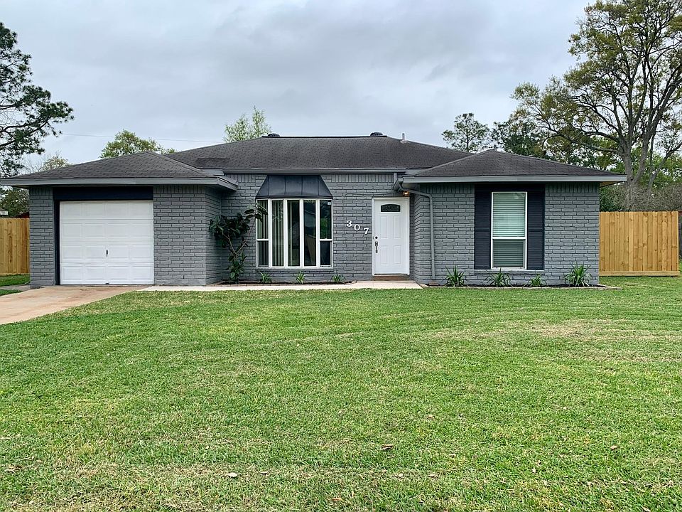1st image of 307 Castlelake Dr