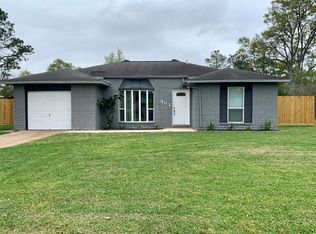 307 Castlelake Dr, Friendswood, TX 77546