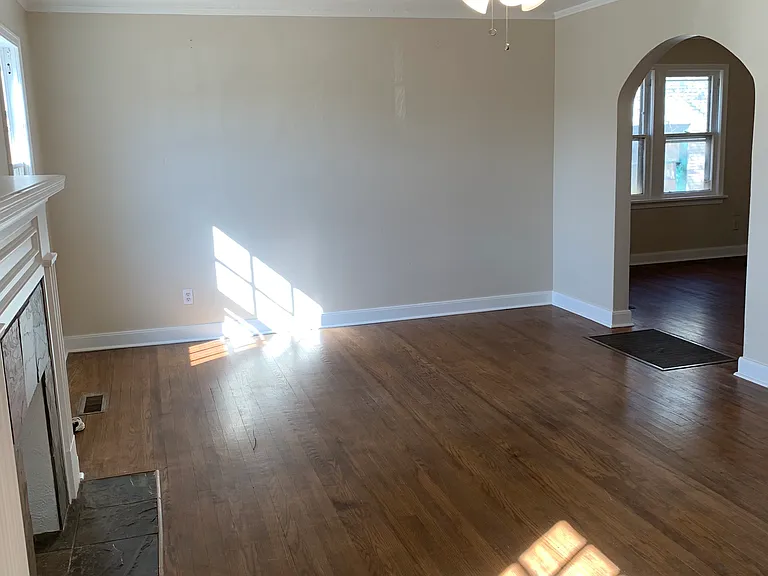 3728 N Shartel Ave — Photo 9
