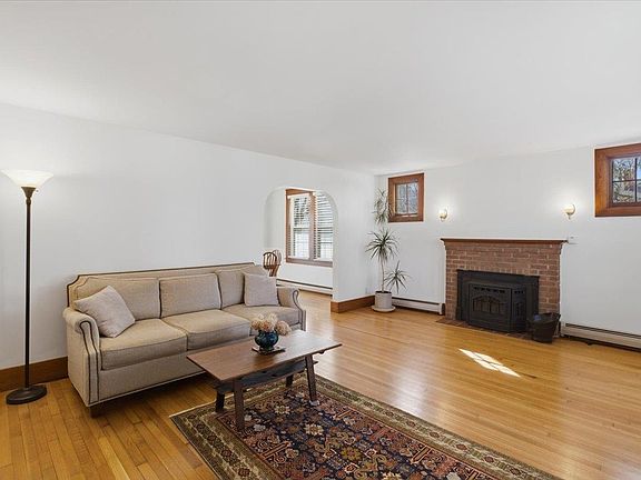 5th image of 303 Prospect Street