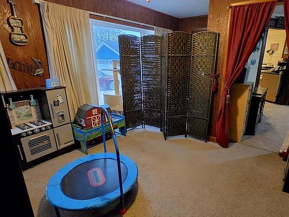 3rd image of 1420 Hawthorne AVENUE