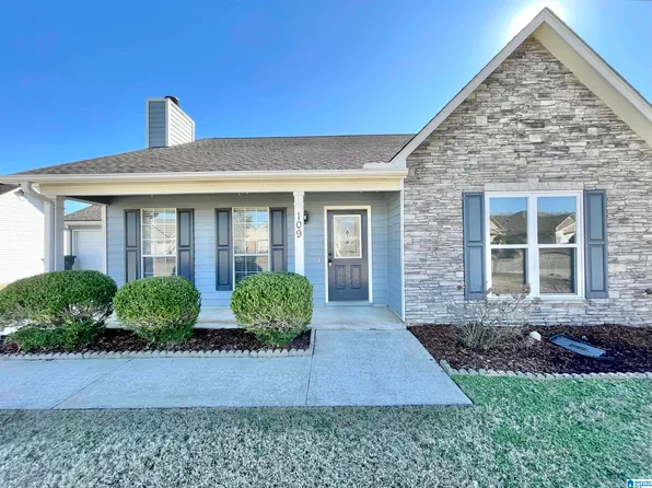 109 Spring St, Calera, AL 35040