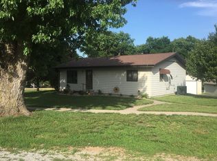 422 Maple St, Odell, NE 68415
