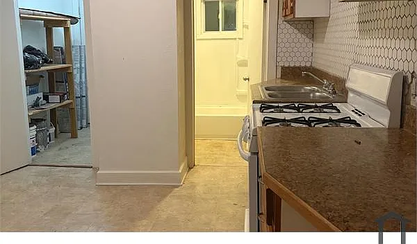 112 E Howard St #B — Photo 4