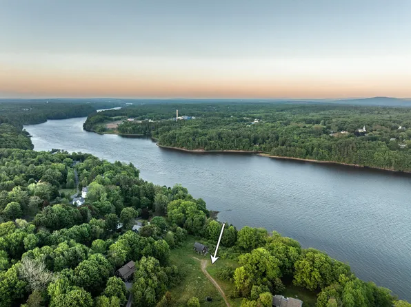 50 Pleasant Street, Hampden, ME 04444