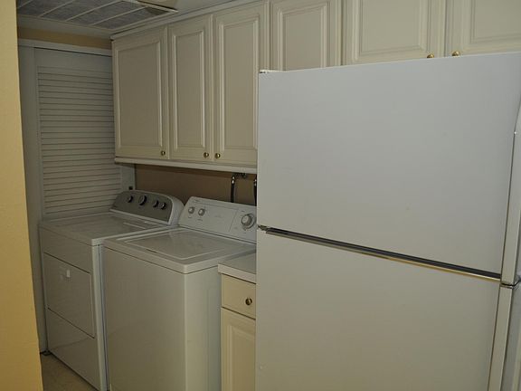 4th image of 410 W Willow Ct