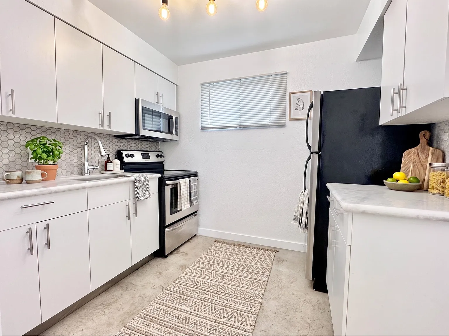 45 Lexington — Photo 2