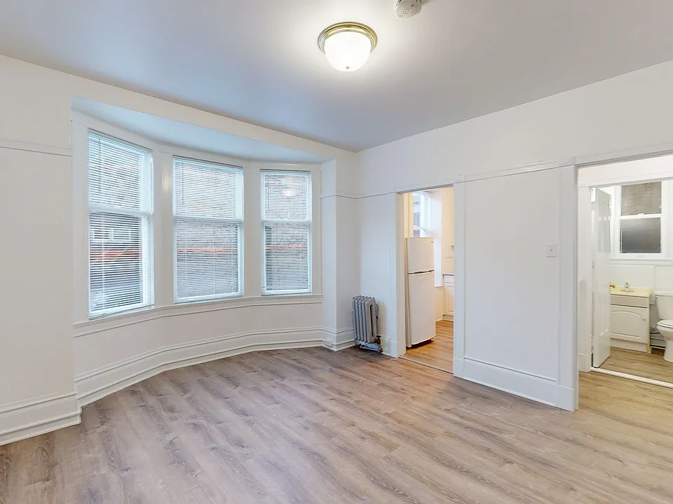 154 Franklin St #206