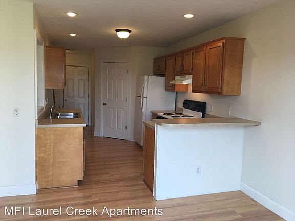 5th image of 2295 Shamrock Ln APT B