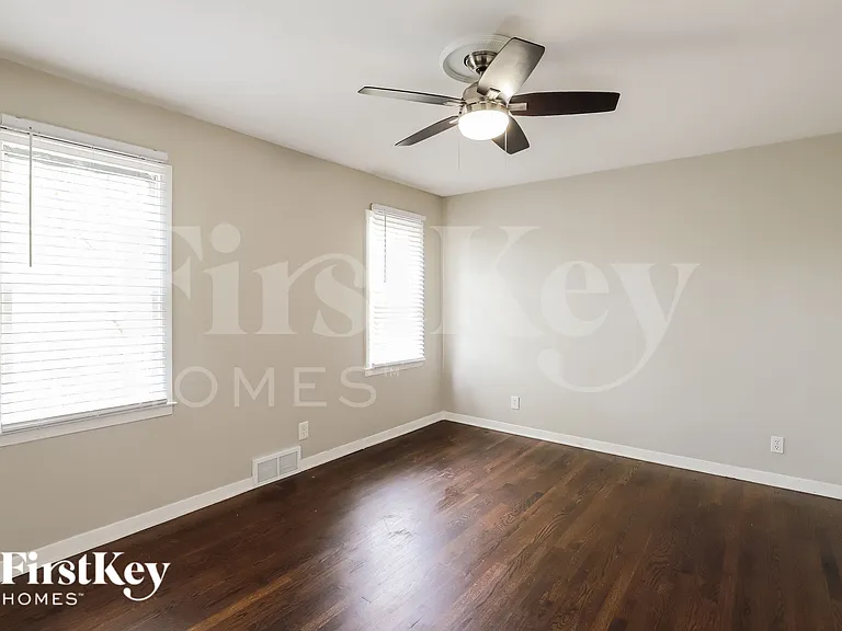 8712 Marty Ln — Photo 14