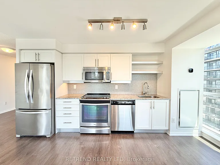 400 Adelaide St E #2204 — Photo 9