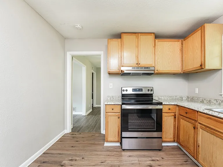 2937 Thompson Cir — Photo 10