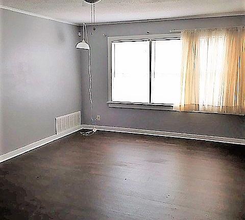 5th image of 3320 Olive St