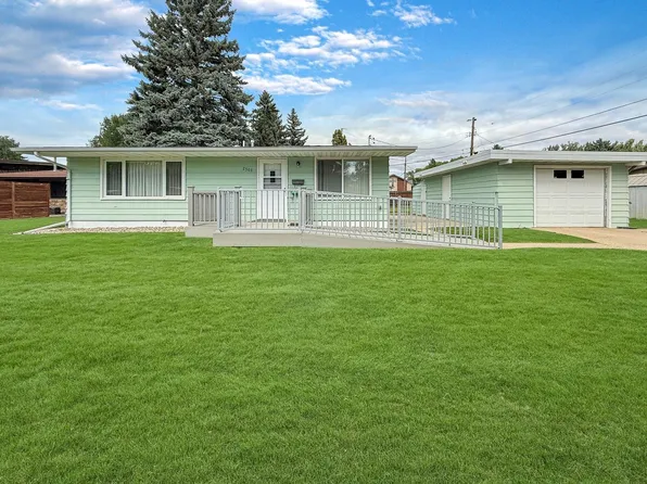 2508 1st Ave SW, Minot, ND 58701